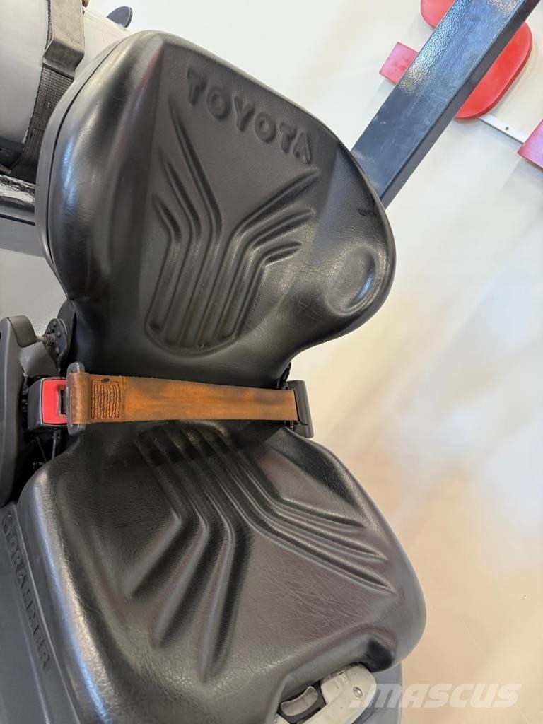 Toyota 11051 - 8FBE15T Elektro Stapler