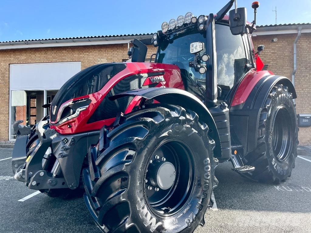 Valtra T235 S Traktoren