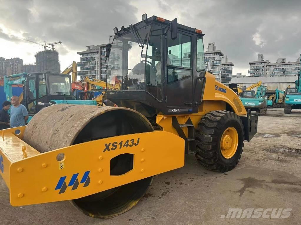 XCMG XS 143 J Walzenzüge