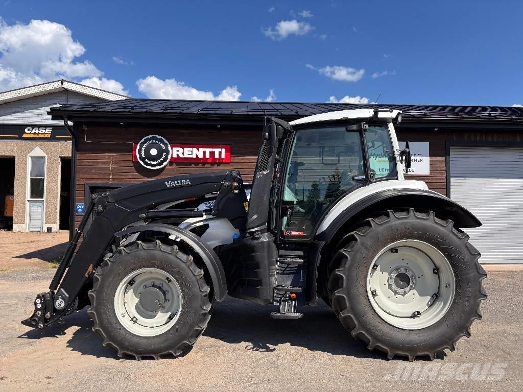 Valtra T 145 Active Traktoren