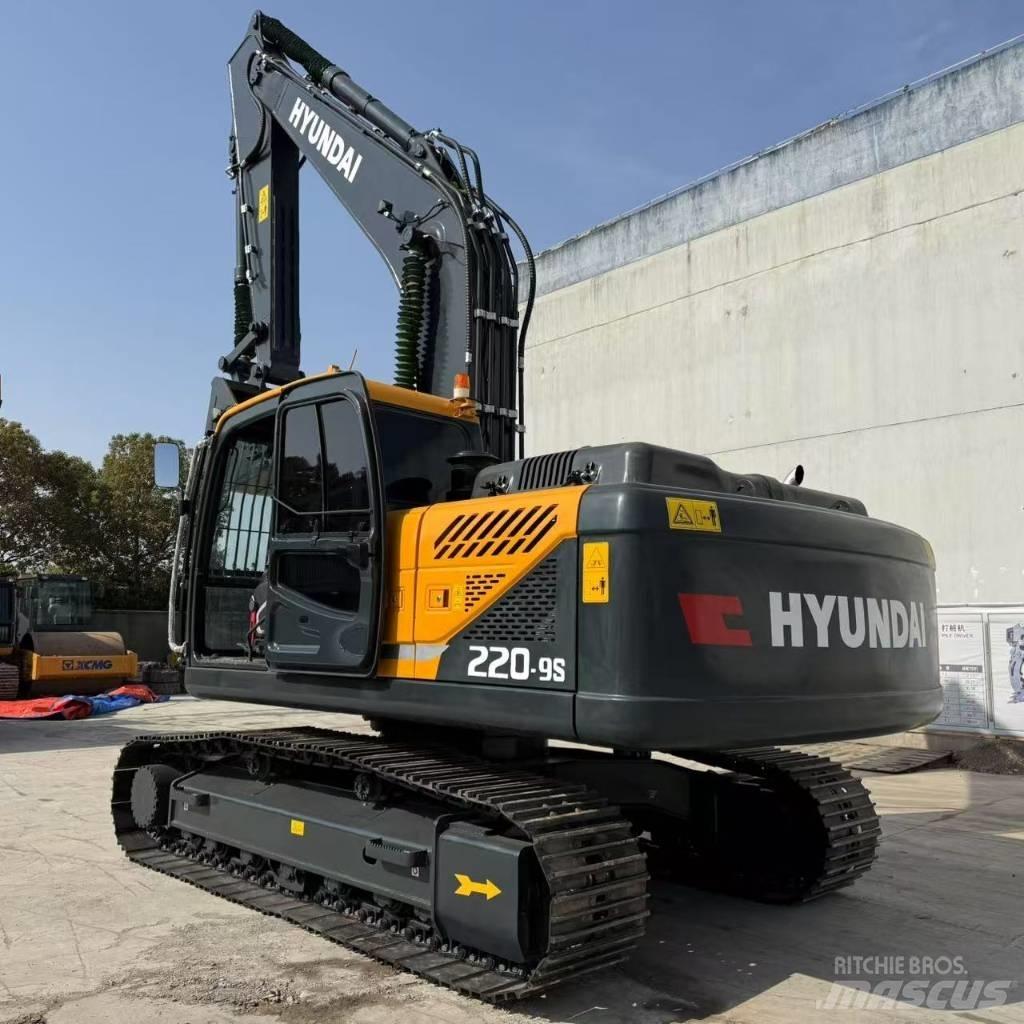 Hyundai R220-9S Raupenbagger