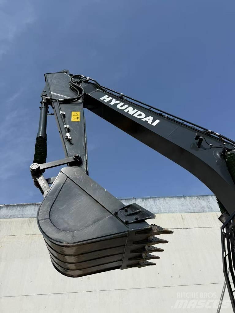 Hyundai R220-9S Raupenbagger