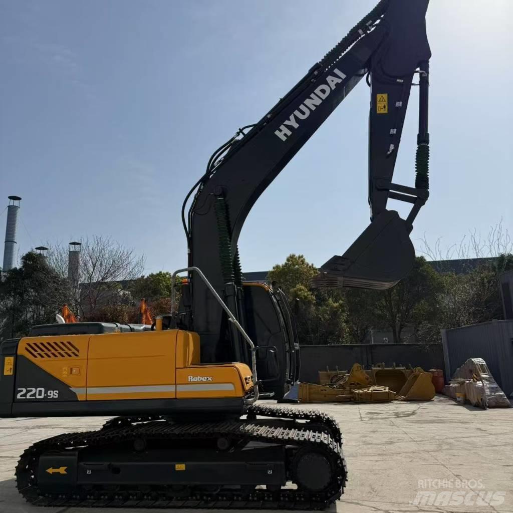 Hyundai R220-9S Raupenbagger