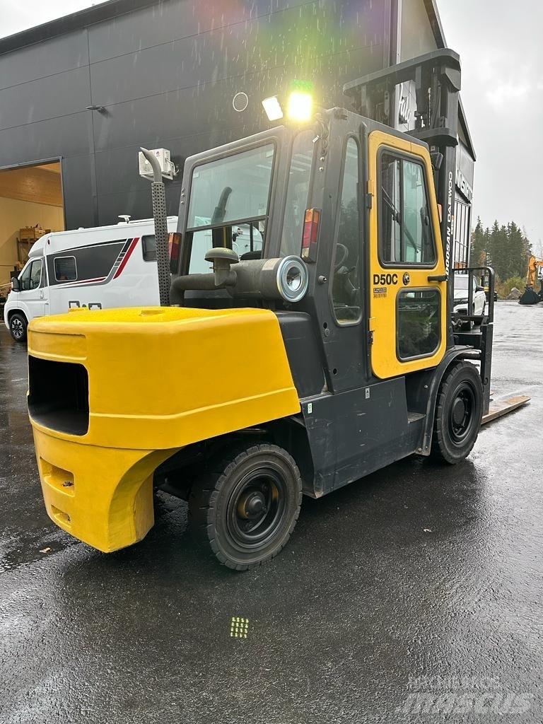 Doosan Daewoo D50-C2 Diesel Stapler
