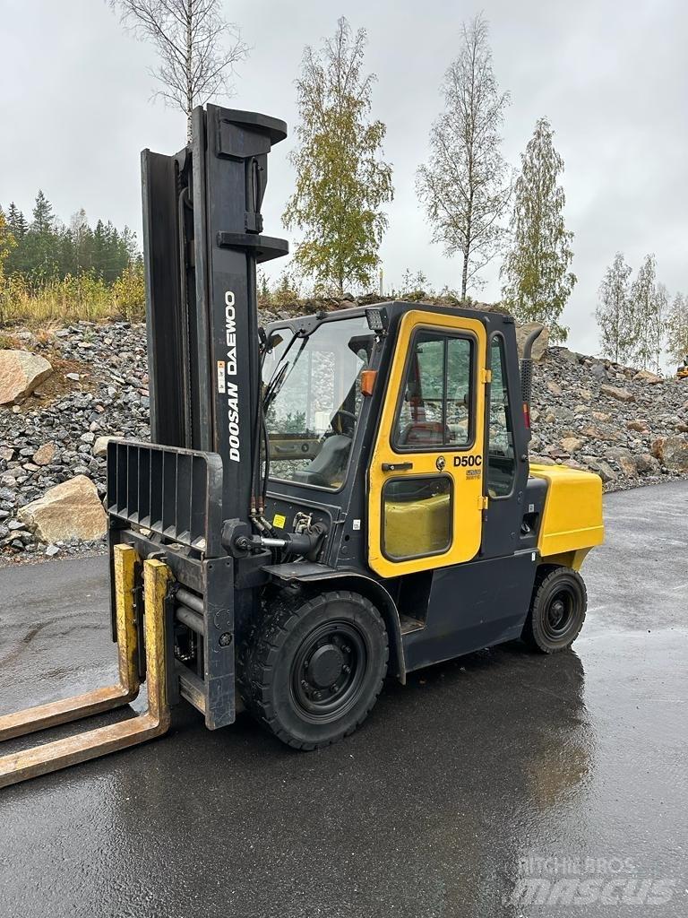 Doosan Daewoo D50-C2 Diesel Stapler