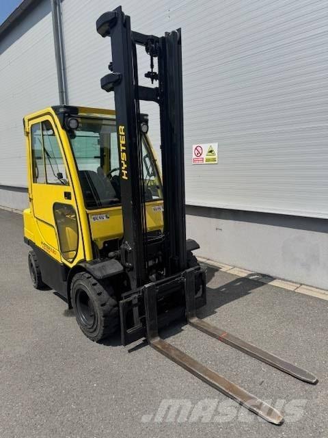 Hyster H2.5FT Gas Stapler