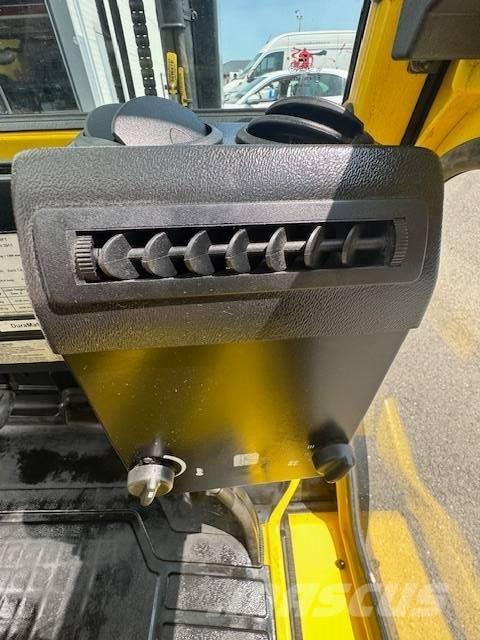 Hyster H2.5FT Gas Stapler