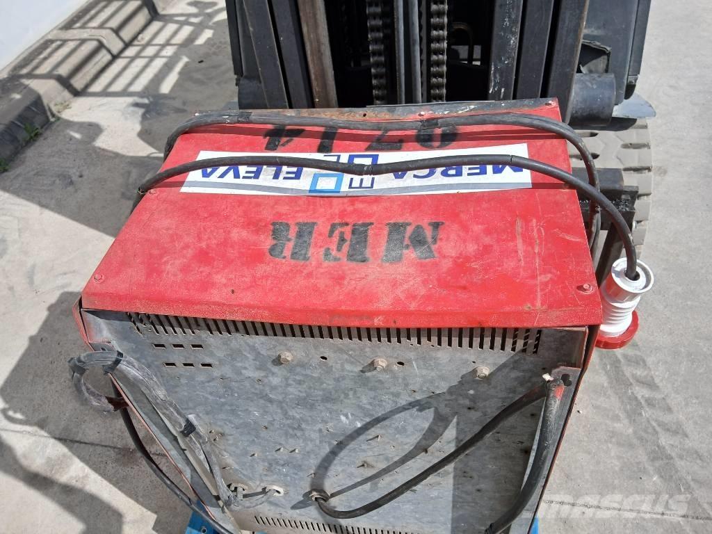 Nissan GQ02 L 30 CU Elektro Stapler