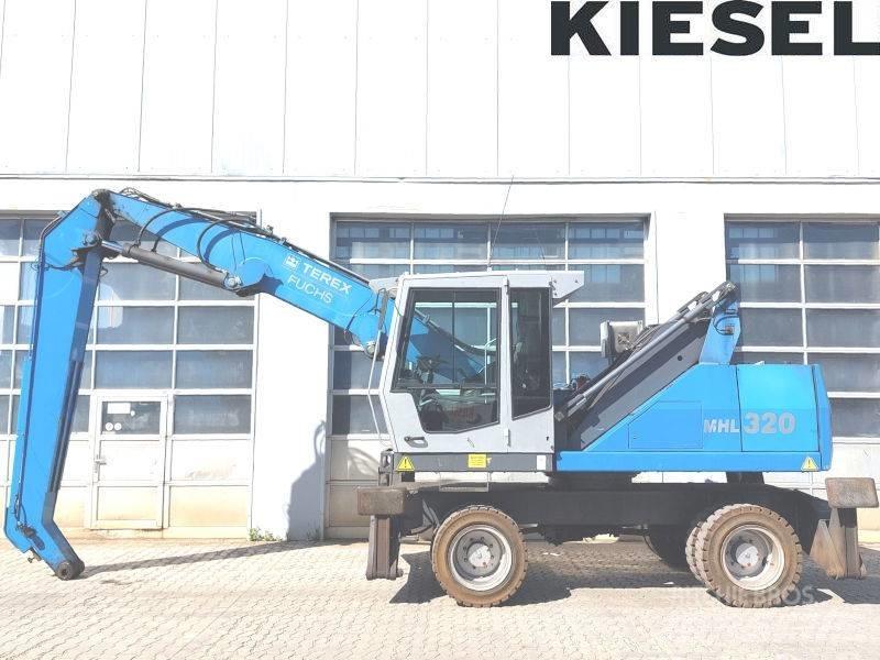 Fuchs MHL 320 D Materialumschlag