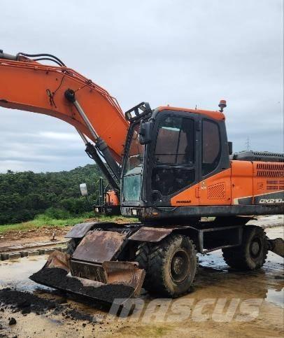 Doosan DX 210 W Mobilbagger