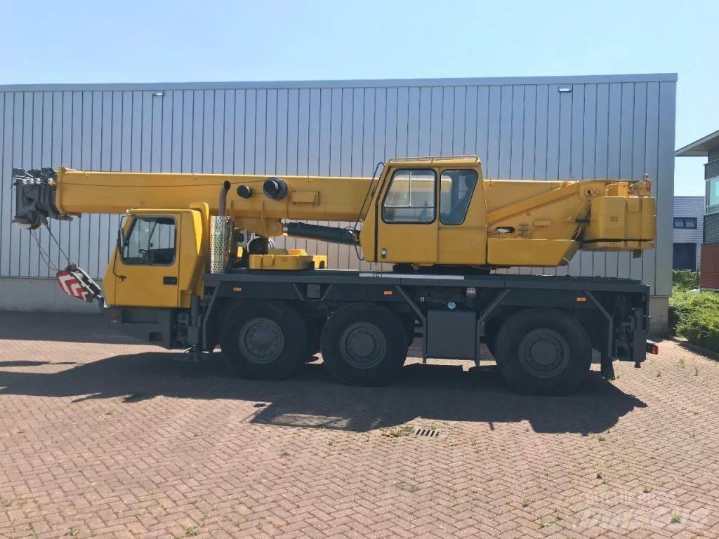 Grove GMK 3050 All-Terrain-Krane