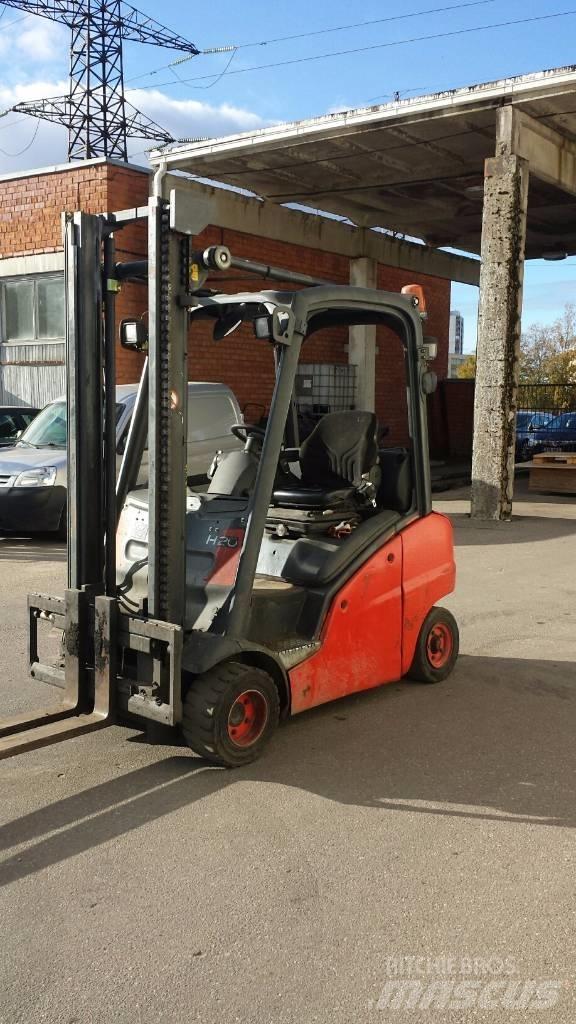 Linde H20T Gas Stapler