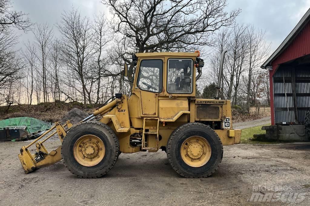 CAT 910 Radlader