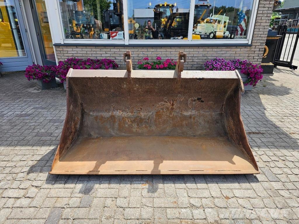 Beco Slotenbak Schaufeln