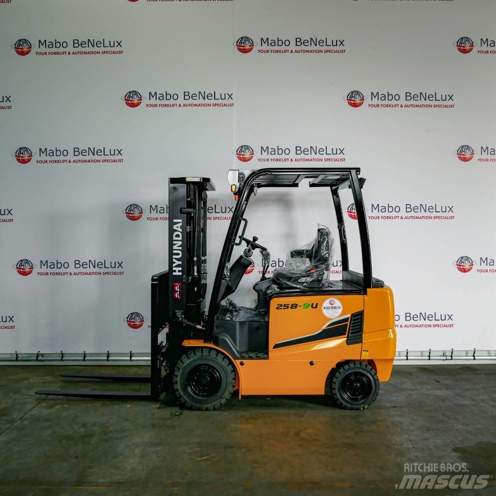 Hyundai 25B-9U Diesel Stapler