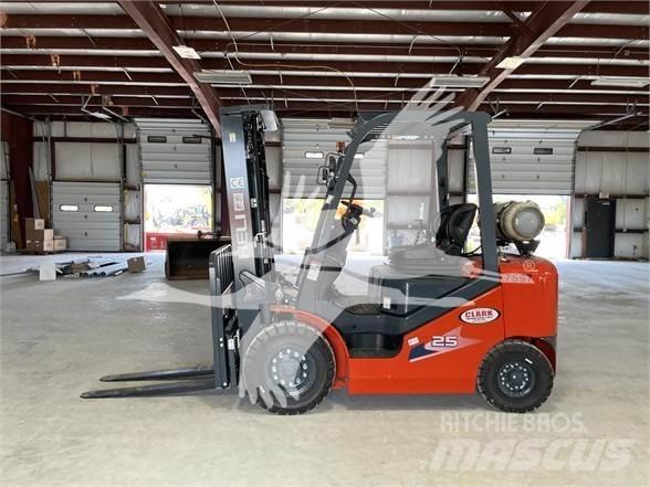Heli CPYD25 Diesel Stapler