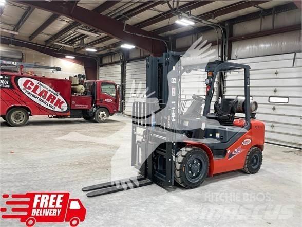 Heli CPYD30 Diesel Stapler
