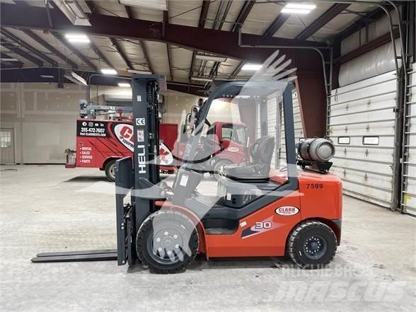Heli CPYD30 Diesel Stapler