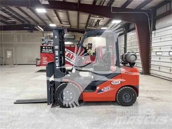 Heli CPYD30 Diesel Stapler