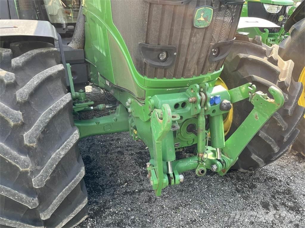John Deere 6210R Traktoren