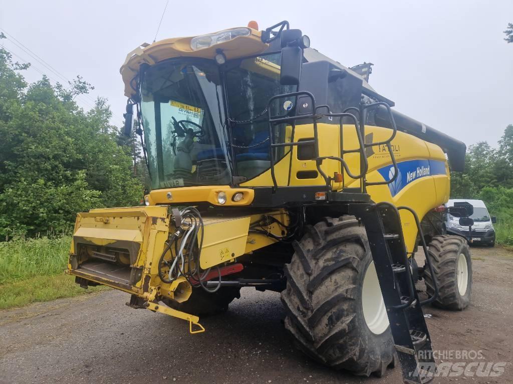 New Holland CX 8070 Mähdrescher