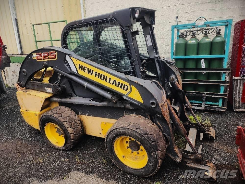 New Holland 225L Kompaktlader