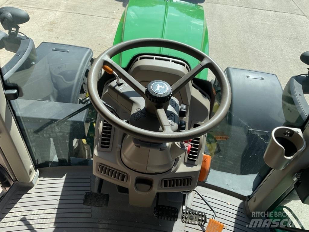 John Deere 6140 M Traktoren