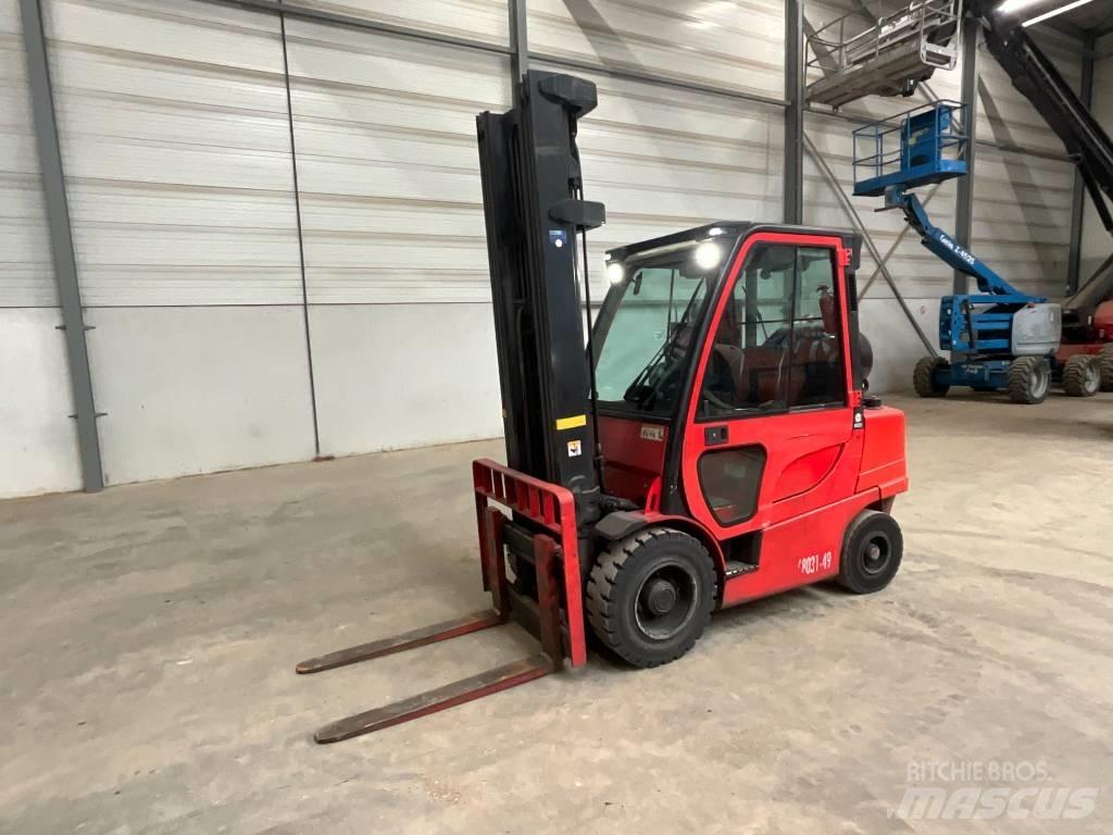 Hyster H 3.0 FT Gas Stapler