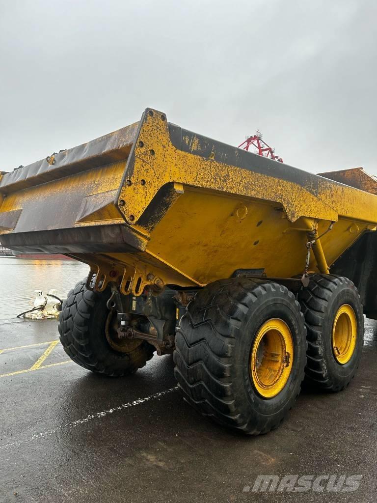 Komatsu HM 300-3 Dumper - Knickgelenk