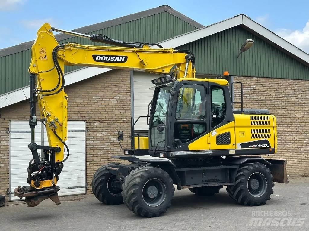 Doosan DX140W-5 Mobilbagger