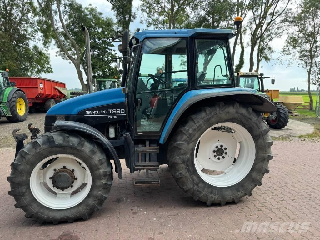 New Holland TS90 Traktoren