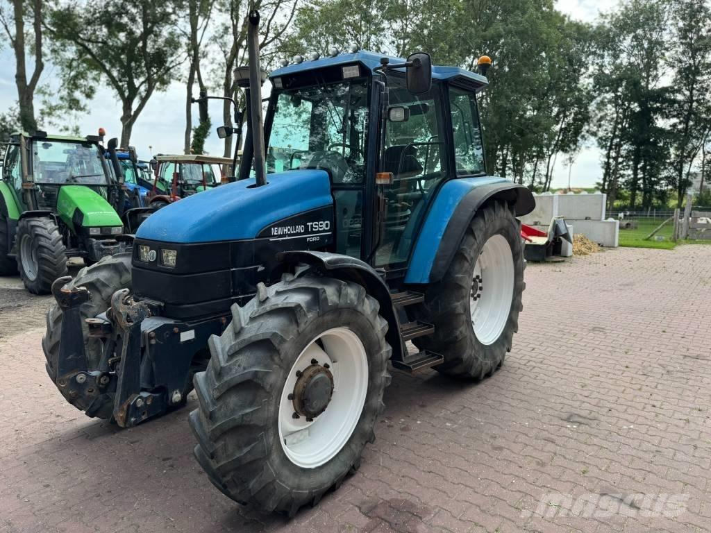 New Holland TS90 Traktoren