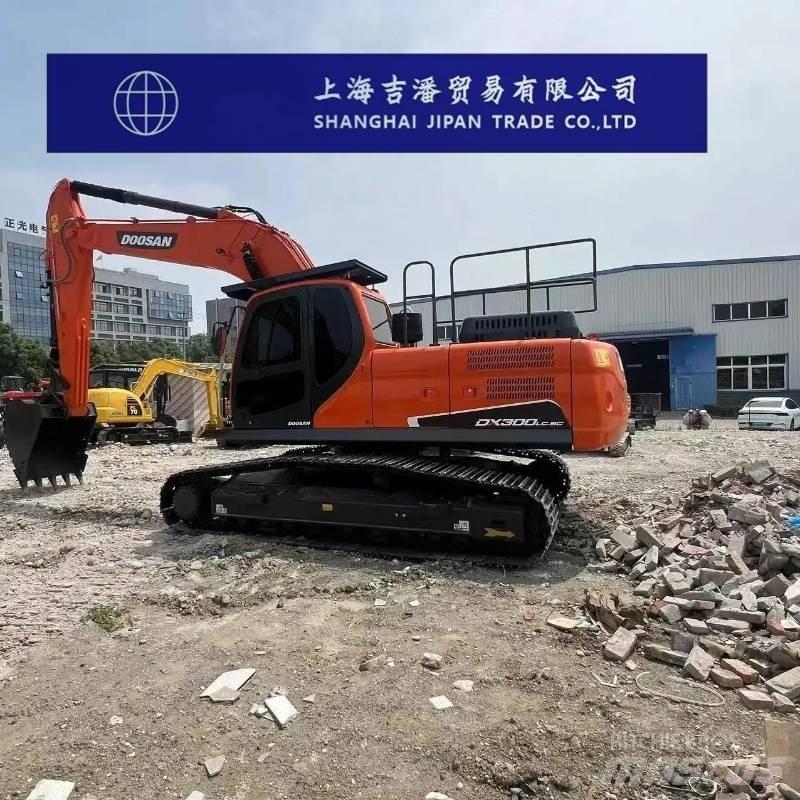 Doosan DX 300 Raupenbagger