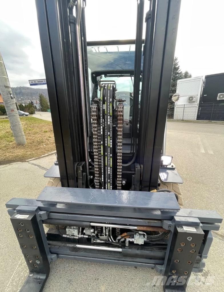 Toyota FVA450 Gas Stapler