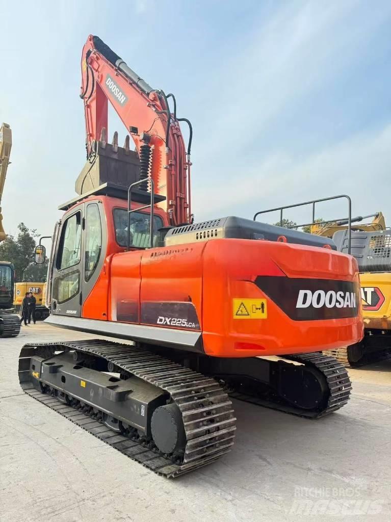 Doosan DX 225 LCA Midibagger  7t - 12t
