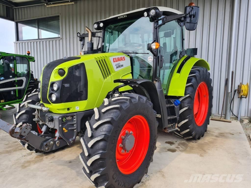 CLAAS Arion 440 CIS Traktoren