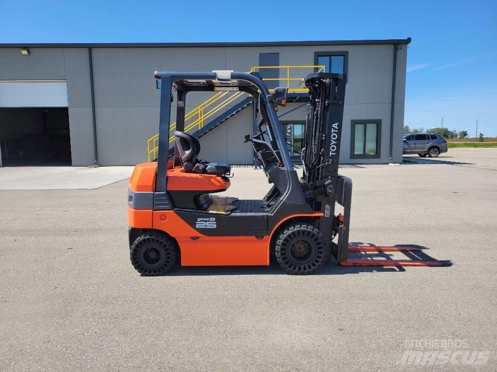 Toyota 8FB25 Elektro Stapler