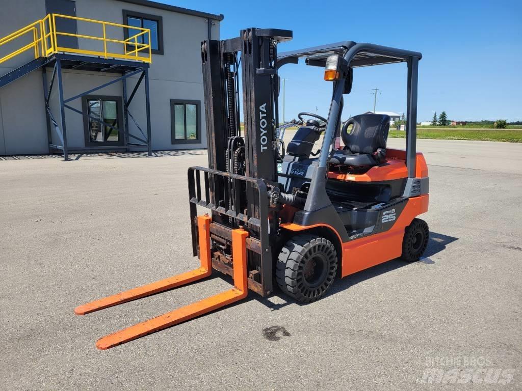 Toyota 8FB25 Elektro Stapler
