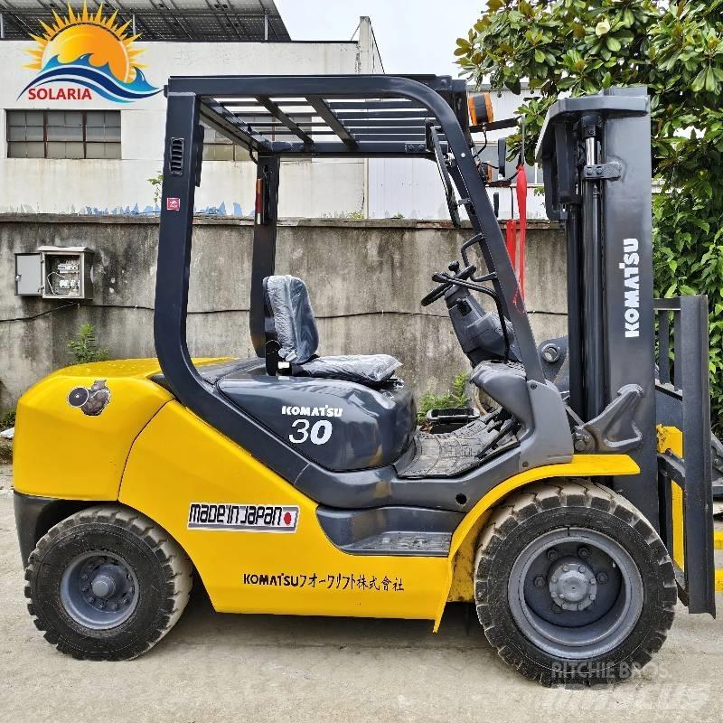 Komatsu 30 Diesel Stapler