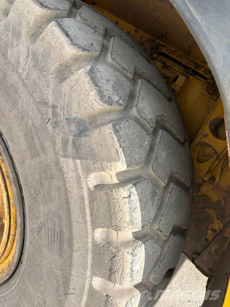 Bell B 30 E Dumper - Knickgelenk