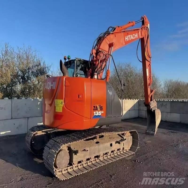 Hitachi ZX 135 Raupenbagger