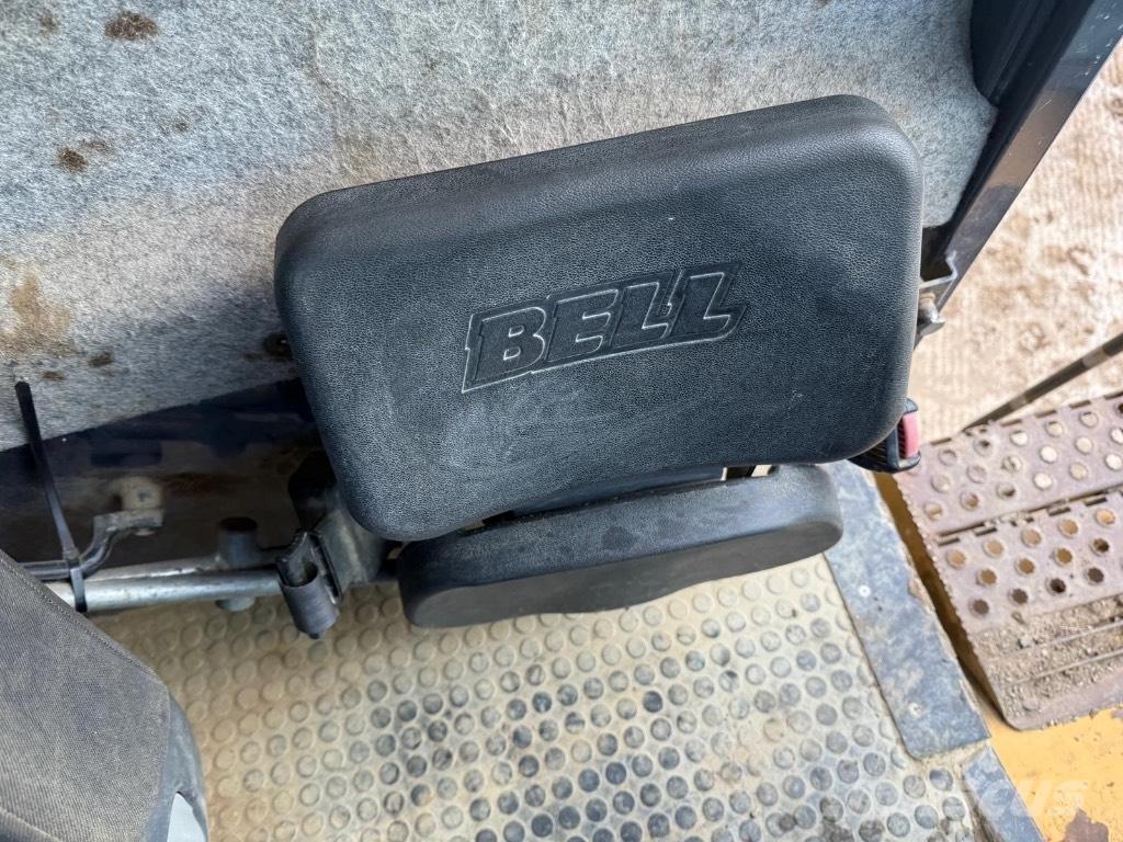 Bell B30 E Dumper - Knickgelenk