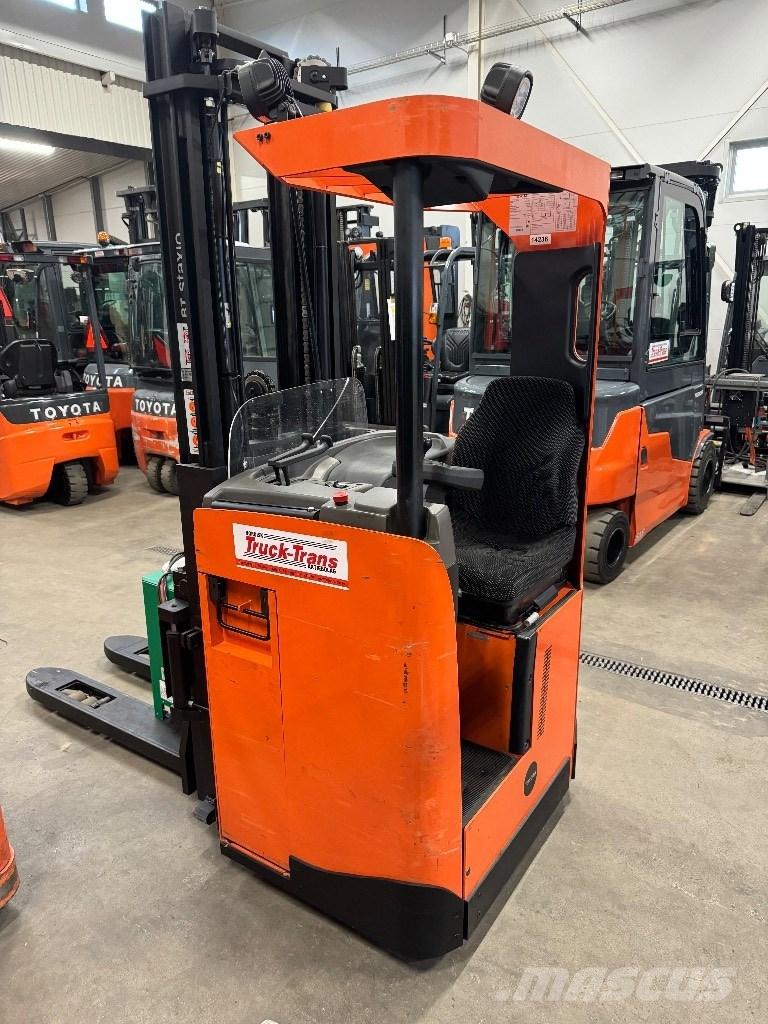 Toyota SRE135L Selbstfahrstapler