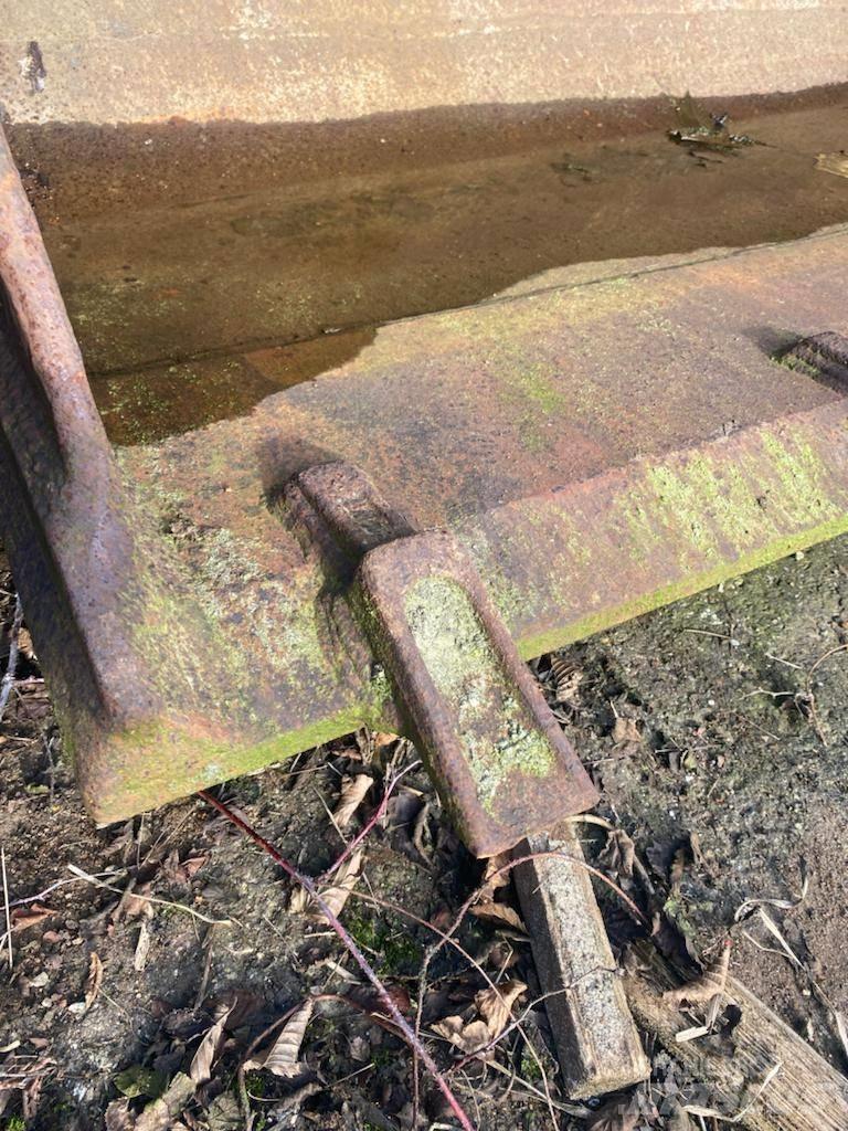 CAT 953 Schaufeln