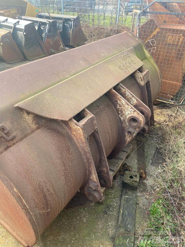 CAT 953 Schaufeln