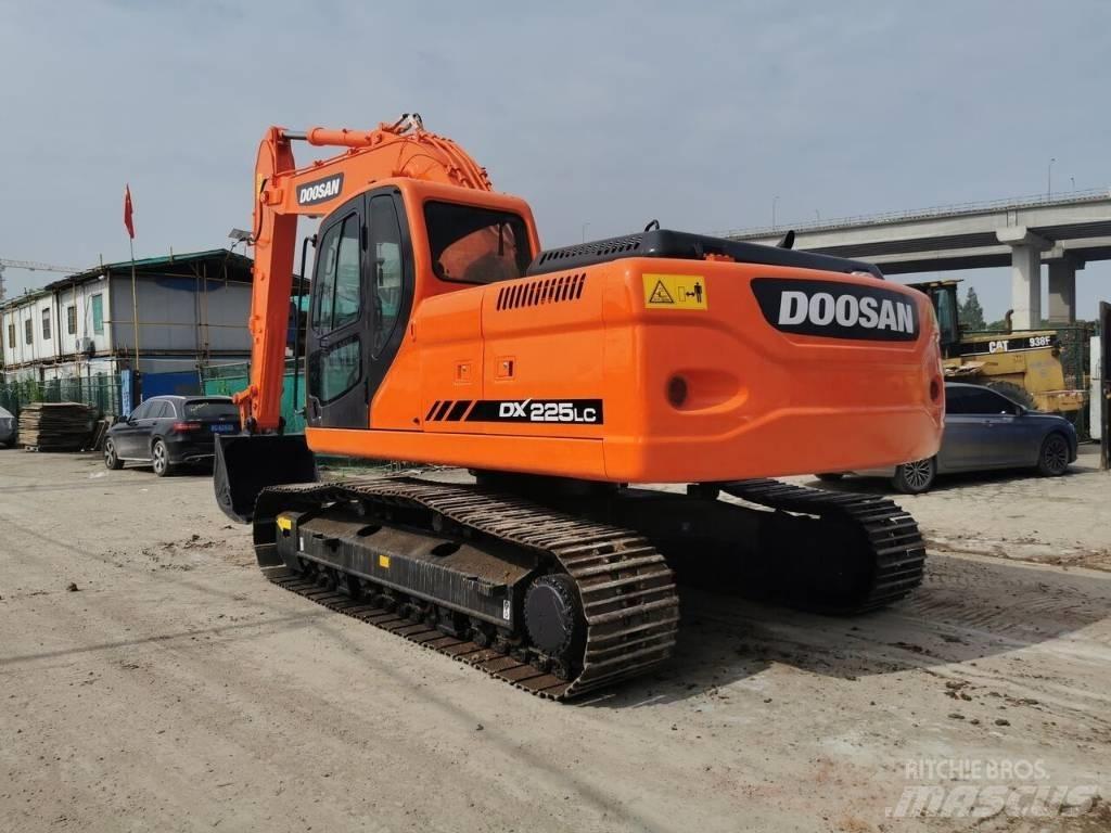 Doosan DX 225 LC Raupenbagger