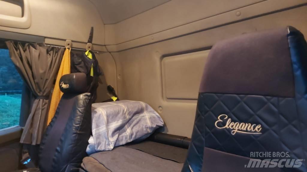 Scania R440 Holzfahrzeuge