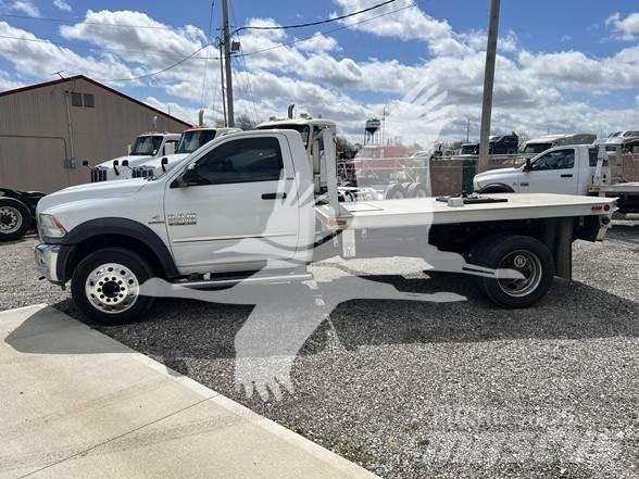RAM 5500 SLT Pritschenwagen/Pritschenwagen mit Seitenklappe