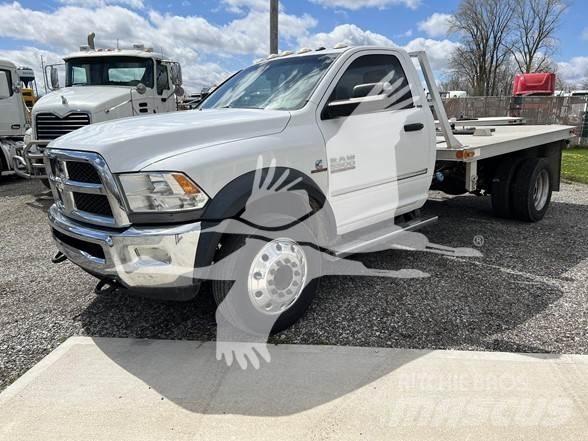 RAM 5500 SLT Pritschenwagen/Pritschenwagen mit Seitenklappe