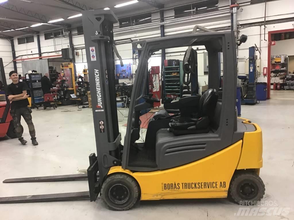 Jungheinrich EFG 320 Elektro Stapler